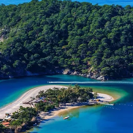 Min 1 Month Calis In Seafront Estate Lejlighed